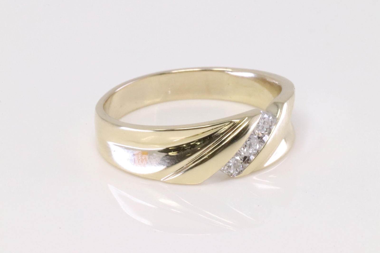 Diamond Wedding Ring 10Kt. - 3