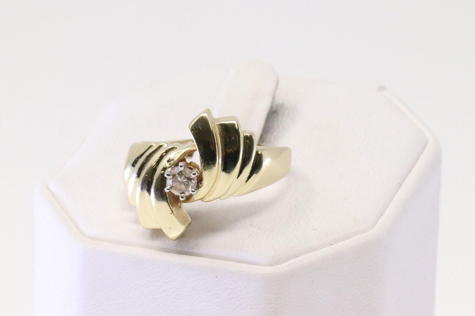 Diamond Ring 10Kt. - 2