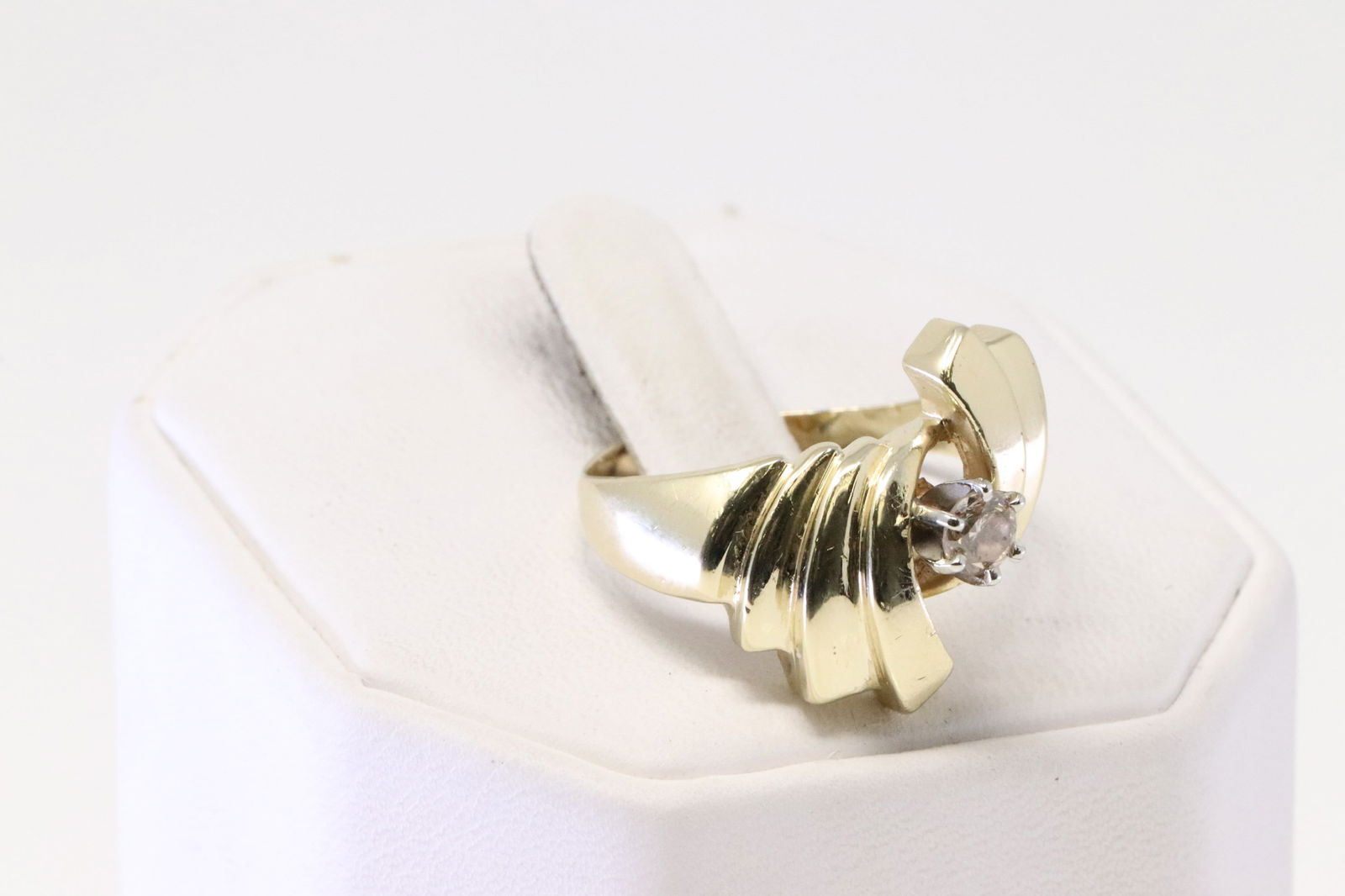 Diamond Ring 10Kt. - 3