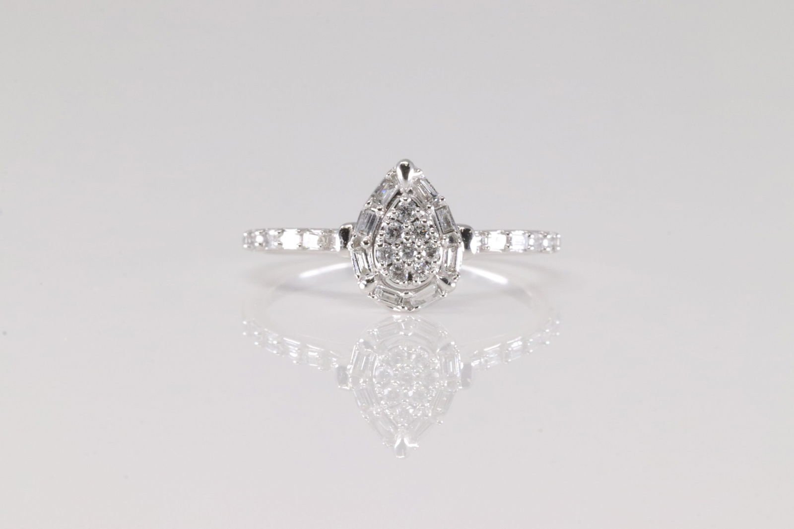 Diamond Ring 14kt. (1 of 3)