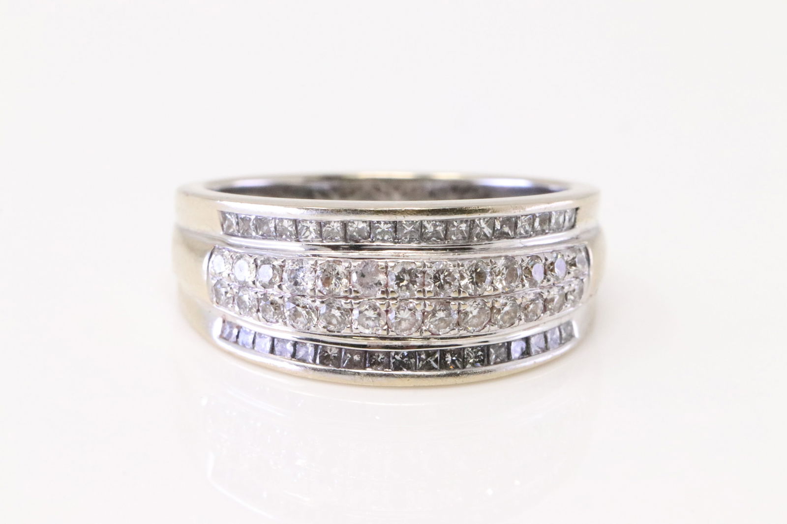 Diamond Ring 18Kt. (1 of 4)
