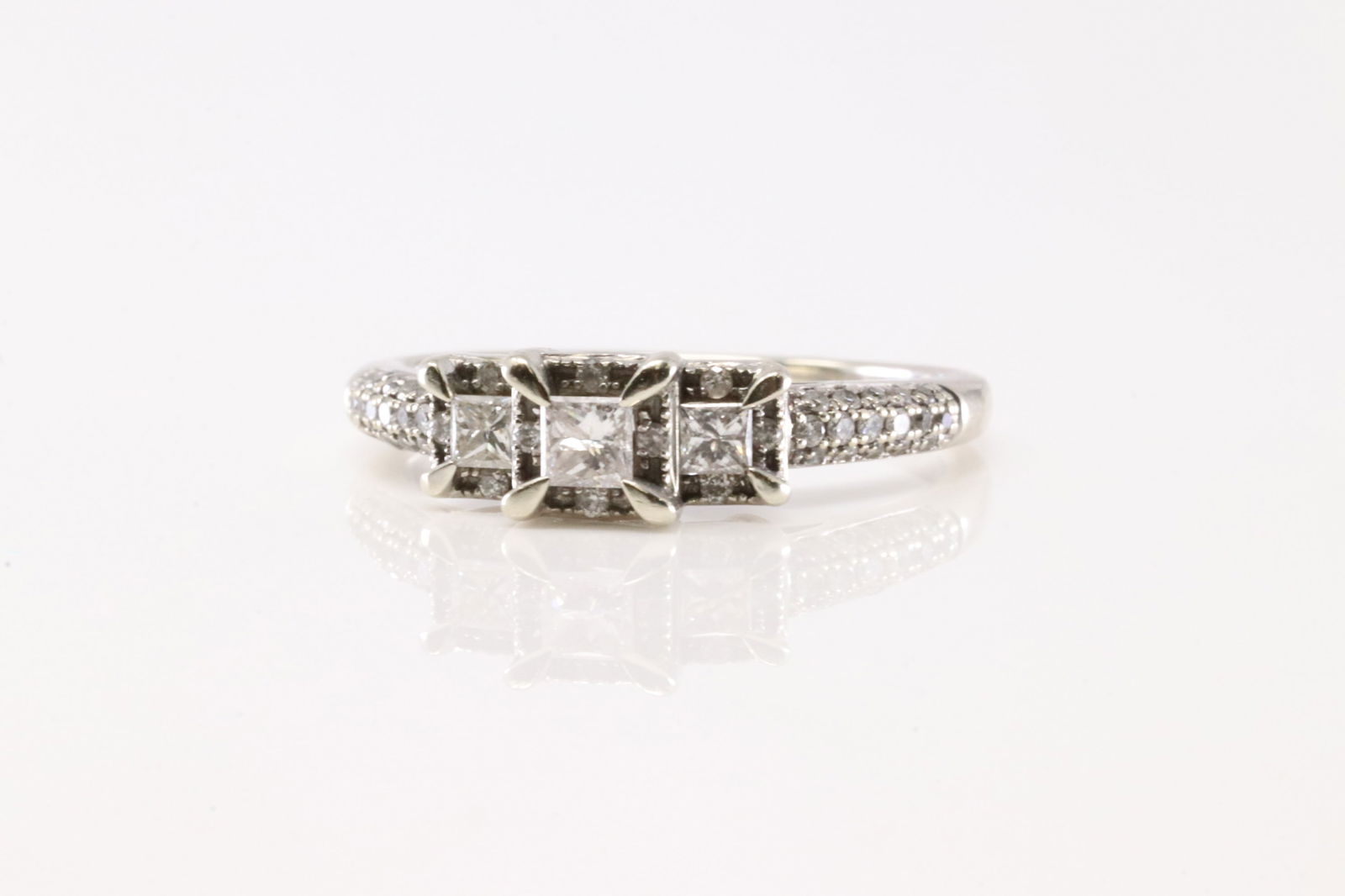Diamond Ring 10Kt. - 2