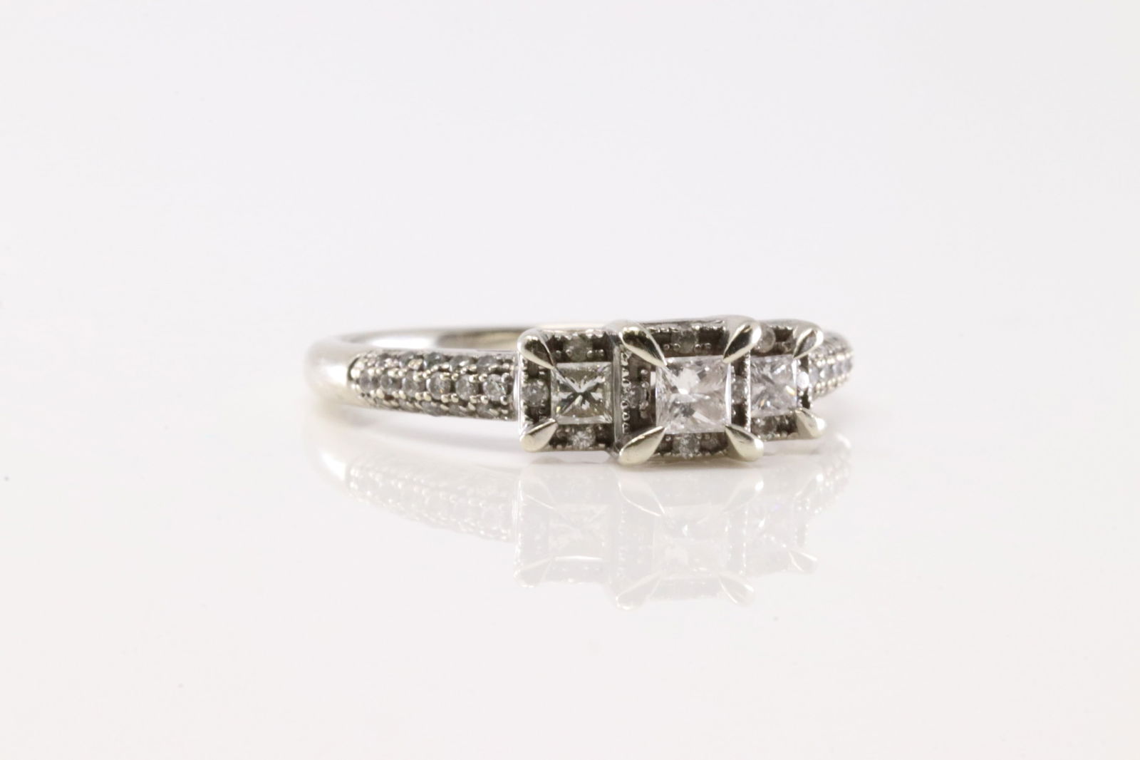 Diamond Ring 10Kt. - 3