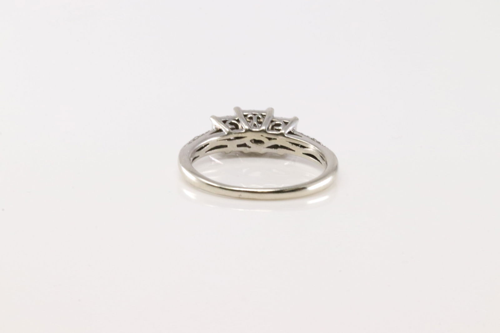Diamond Ring 10Kt. - 4