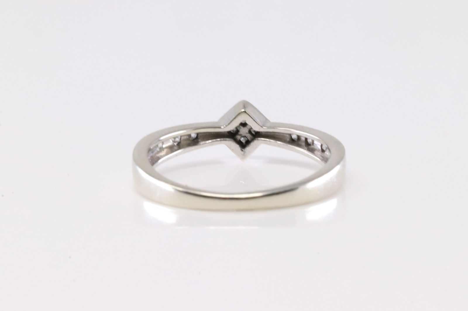 Diamond Ring 10Kt. - 4
