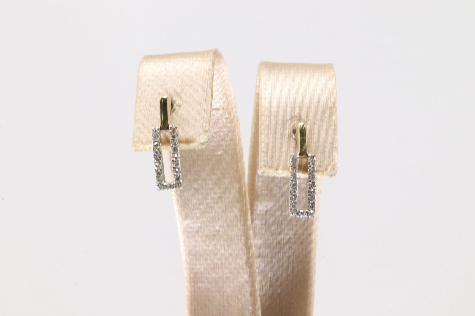 Diamons Stud Earring 10kt. - 3