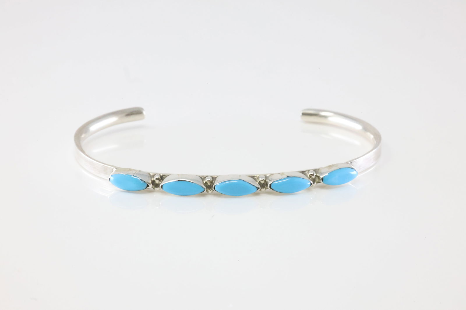 America Sterling Silver Turquoise Bracelet Cuff. (1 of 3)