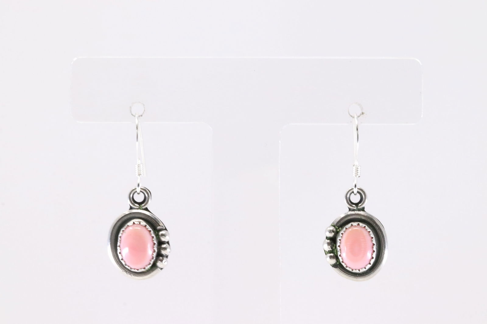 America Sterling Silver Pink Conch Shell Dangling Earring's. (1 of 3)