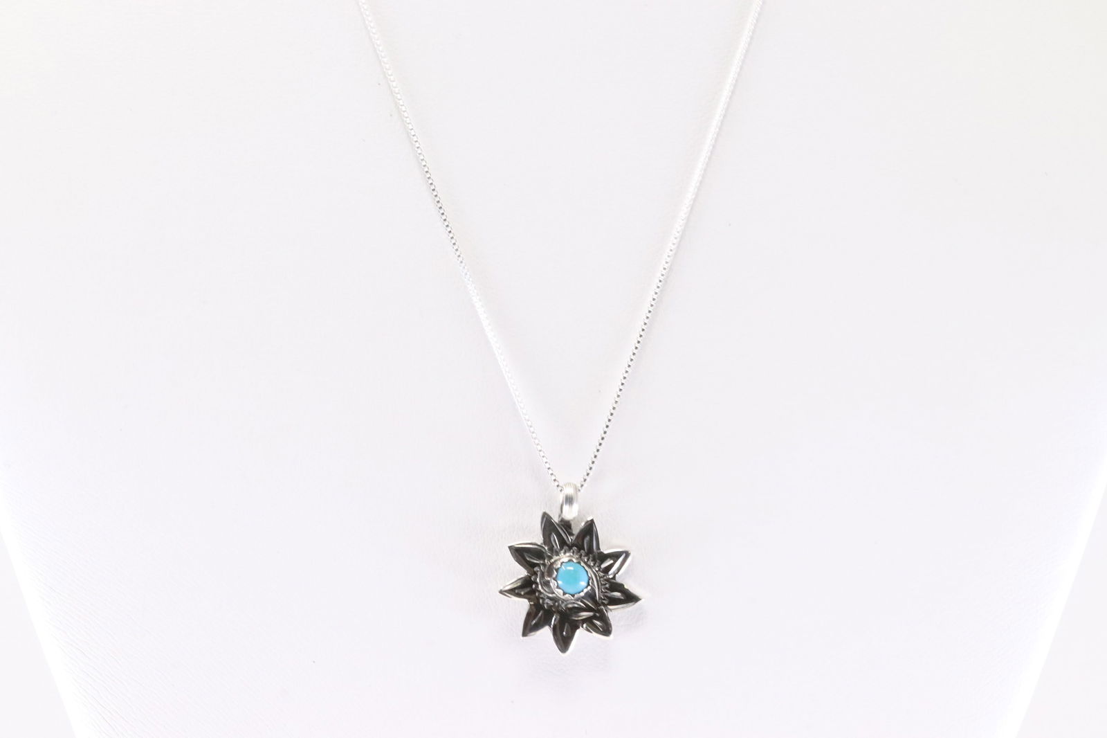 America Sterling Silver Turquoise Sun Pendant with A 925 Necklace. (1 of 4)
