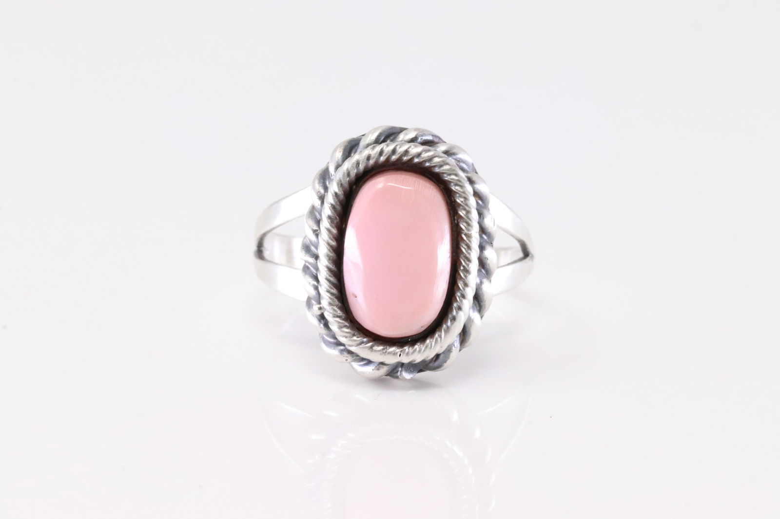 America Sterling Silver Pink Conch Shell Ring. (1 of 4)