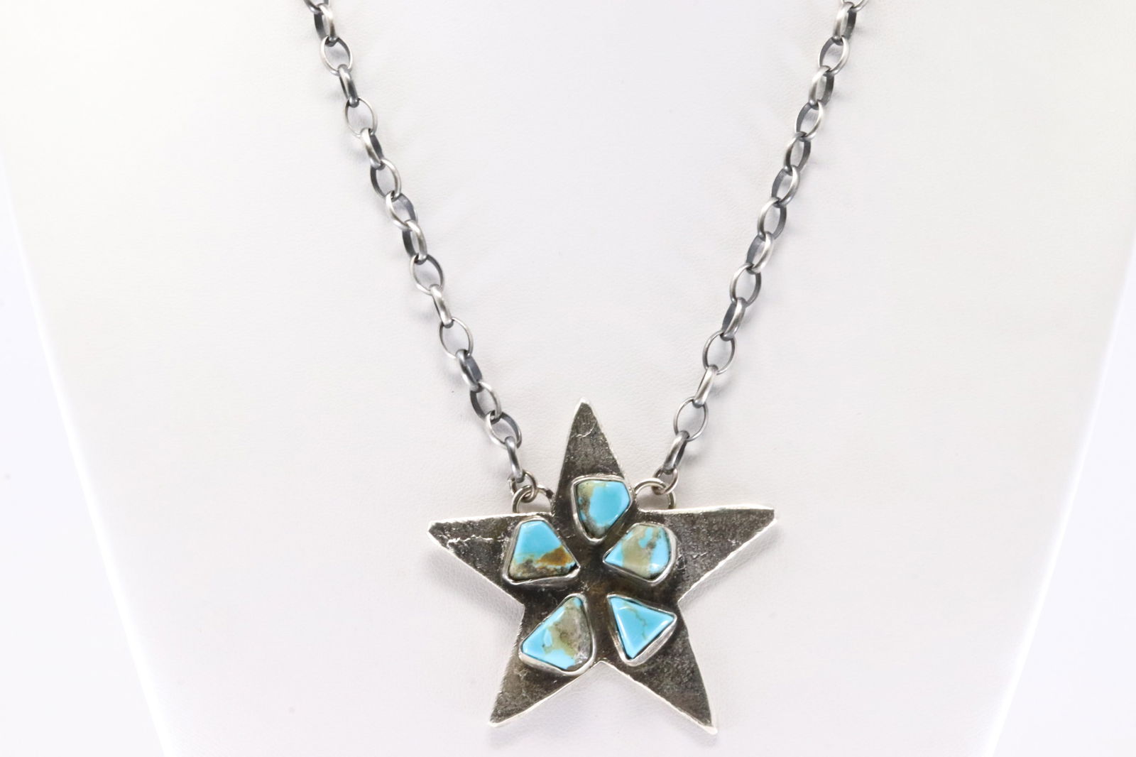 Native America Navajo Sterling Silver Kingman Turquoise Star Necklace By Jude Candelaria.: This is a Native America Navajo Sterling Silver Kingman Turquoise Star Necklace By Jude Candelaria. Stamp Jude Candelaria. Necklace length: 18.00"