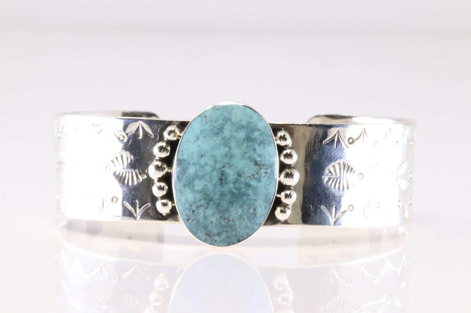America Sterling Silver Turquoise Bracelet Cuff. (1 of 4)