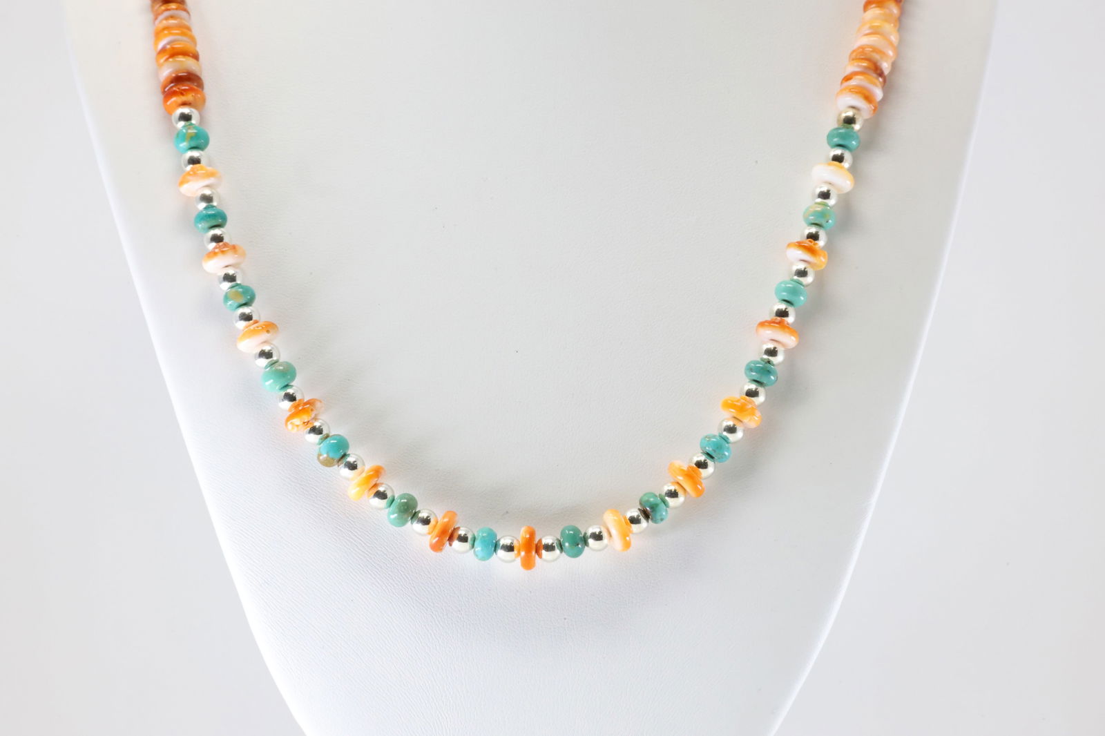 America Sterling Silver Spiny Oyster & Turquoise Pearl Beaded Necklace.: This is a America Sterling Silver Spiny Oyster & Turquoise Pearl Beaded Necklace. Necklace Length: 26.00.