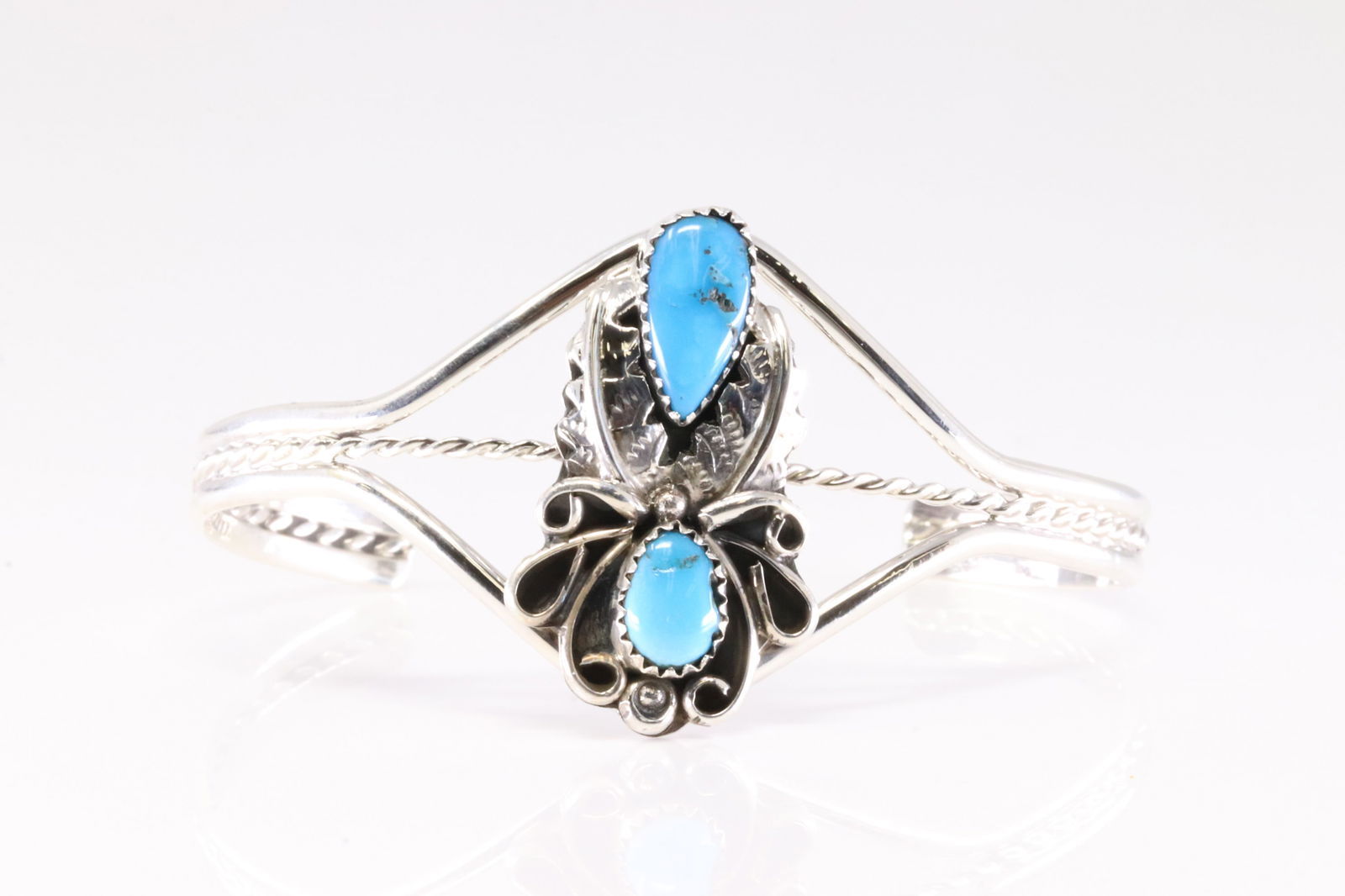 Native America Navajo Sterling Silver Turquoise Bracelet Cuff By Harry B.Yazzie.: This is a Native America Navajo Sterling Silver Turquoise Bracelet Cuff By Harry B.Yazzie.