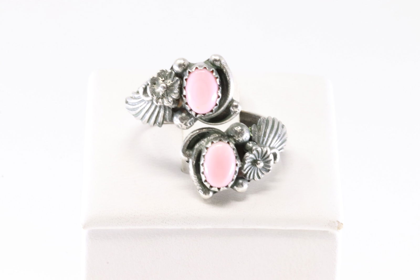 America Sterling Silver Pink Conch Shell Ring. (1 of 4)
