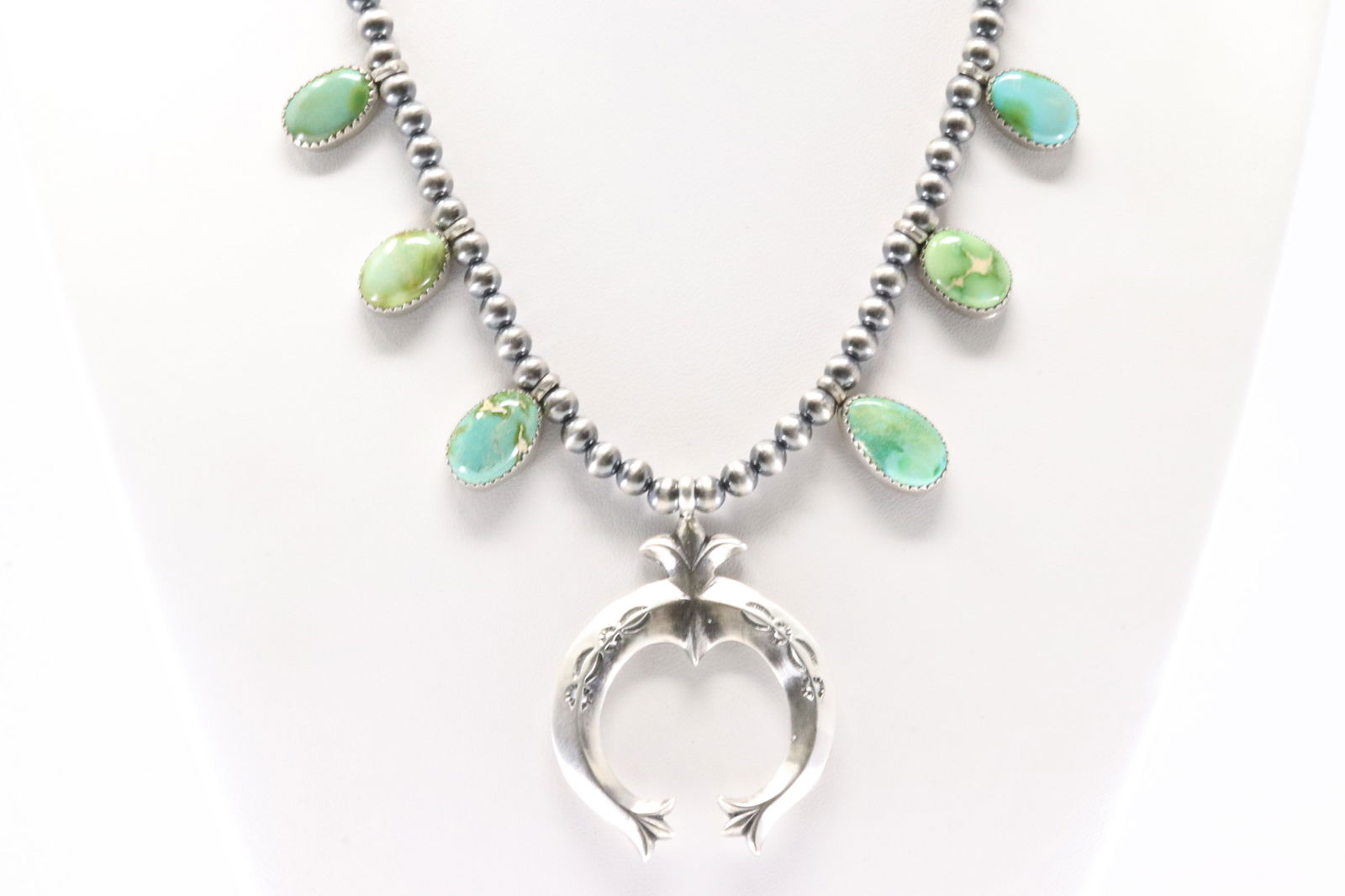 Native America Navajo Sterling Silver Snora Gold Turquoise Naja Necklace.: This is a Native America Navajo Sterling Silver Sonora Gold Turquoise Naja Necklace. Necklace length: 16.00"