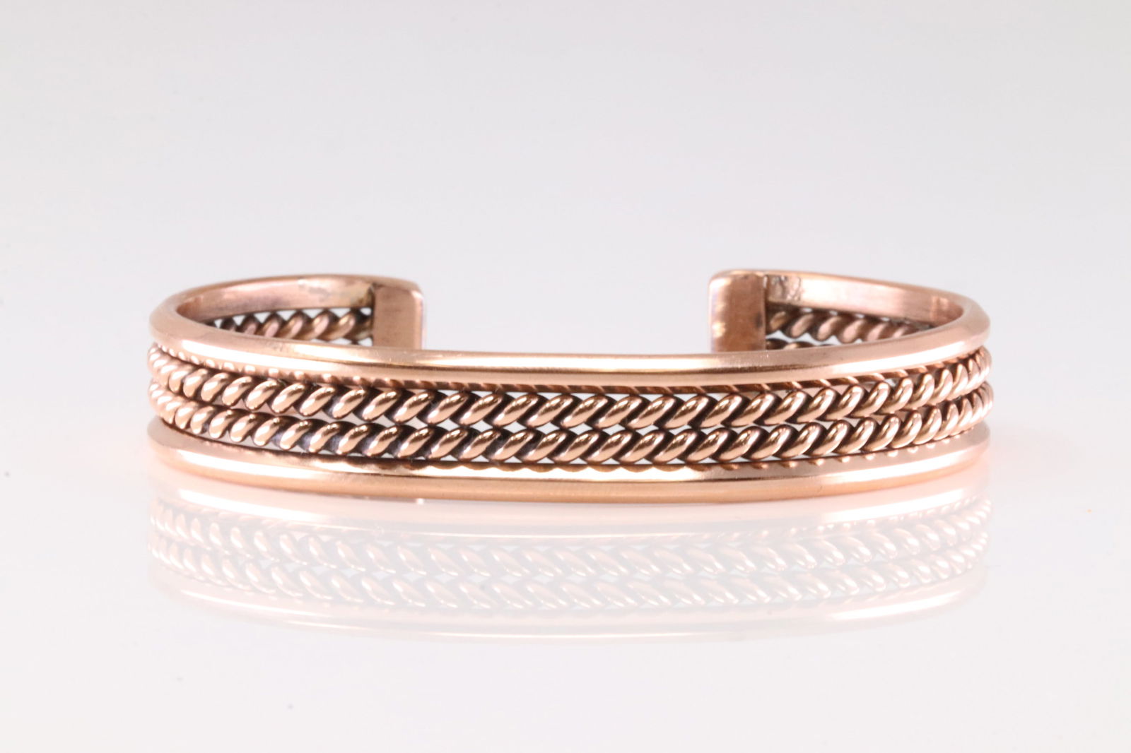 America Navajo Copper Bracelet Cuff / Made By Elaine Tahe. (1 of 4)