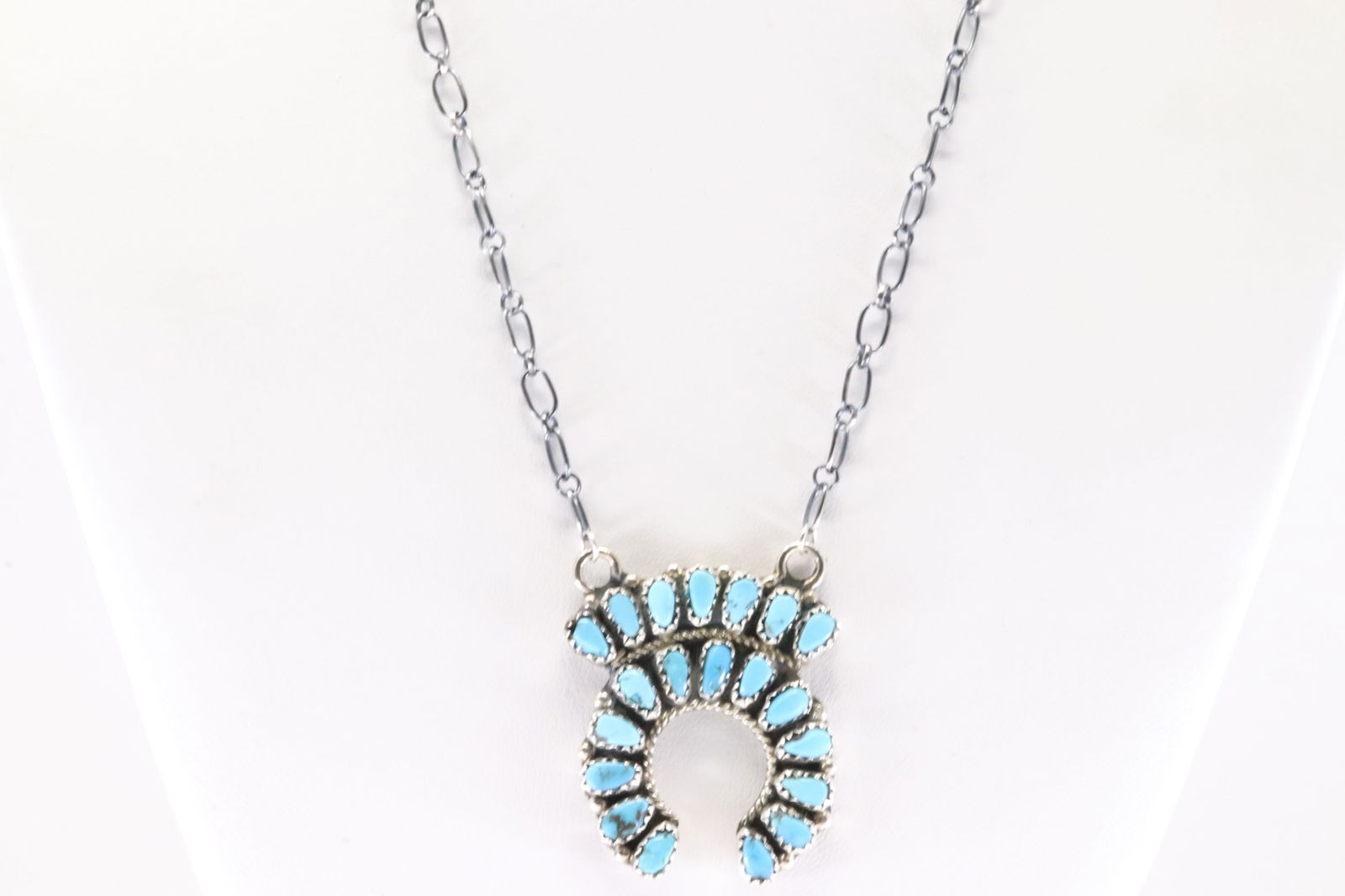 Native America Navajo Sterling Silver Turquoise Necklace By Justina Wilson.: This is a Native America Navajo Sterling Silver Turquoise Necklace By Justina Wilson. Stamp JW. Necklace Length: 18.00.