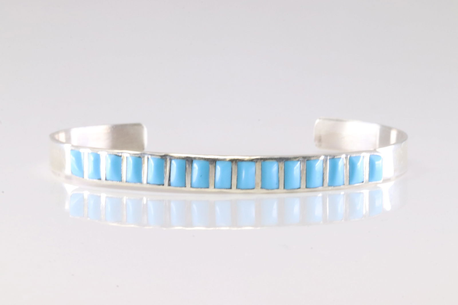 America Sterling Silver Turquoise Bracelet Cuff.: This is a America Sterling Silver Turquoise Bracelet Cuff.