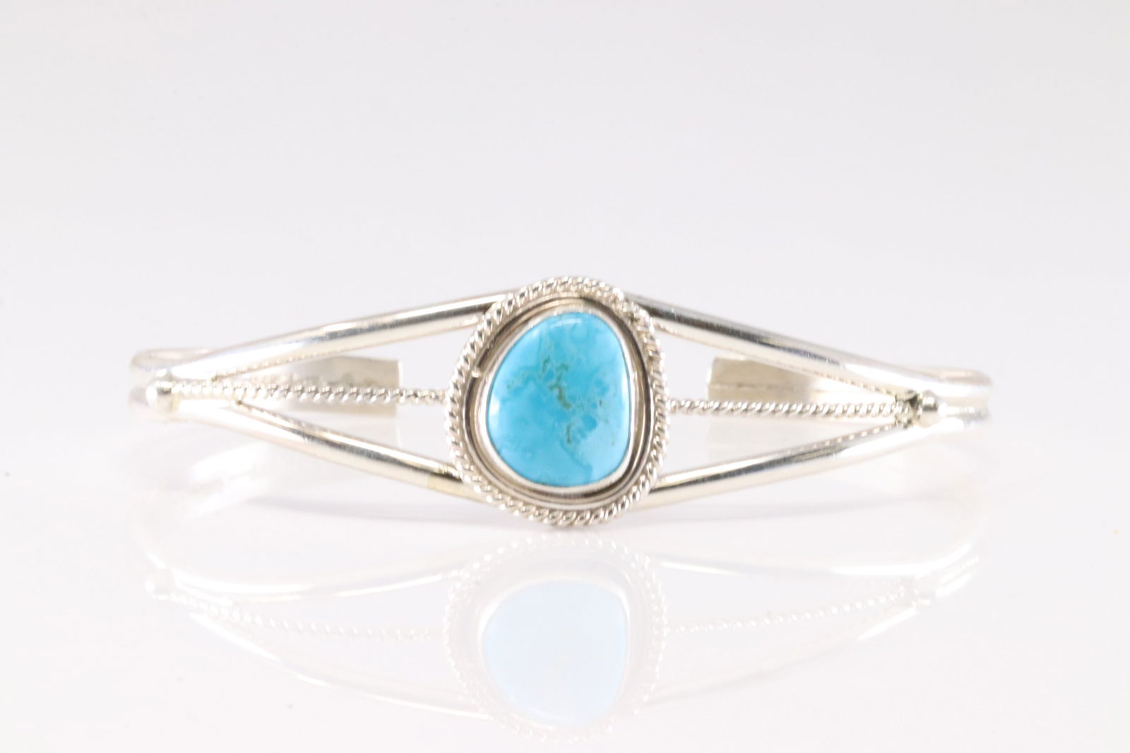 Native America Navajo Sterling Silver Turquoise Bracelet Cuff By P.Skeets. (1 of 4)