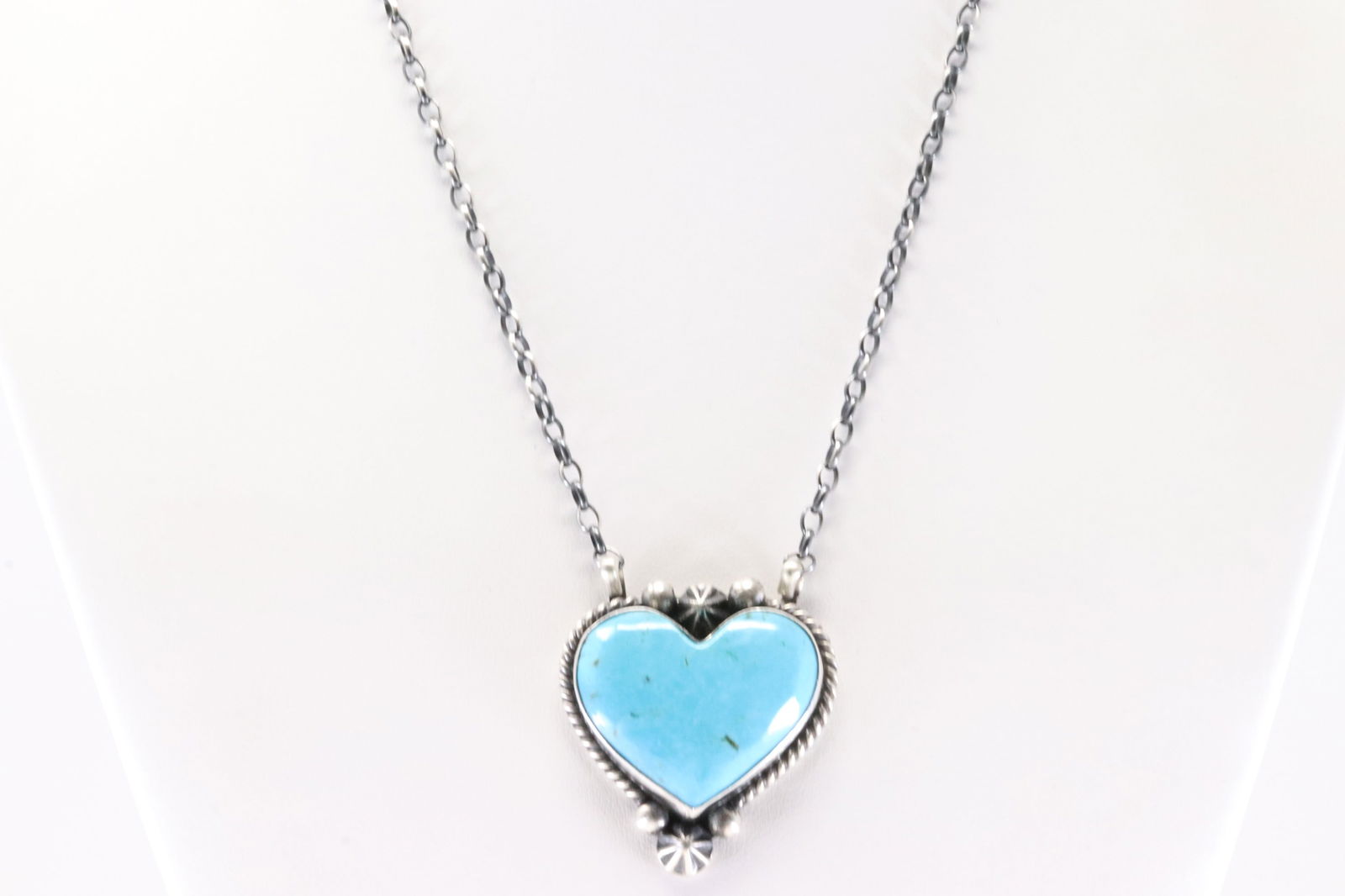 Native America Navajo Sterling Silver Kingman Turquoise Heart Necklace By Johnny Dixon.: This is a Native America Navajo Sterling Silver Kingman Turquoise Heart Necklace By Johnny Dixon. Stamp Dixon. Necklace Length: 16.00.