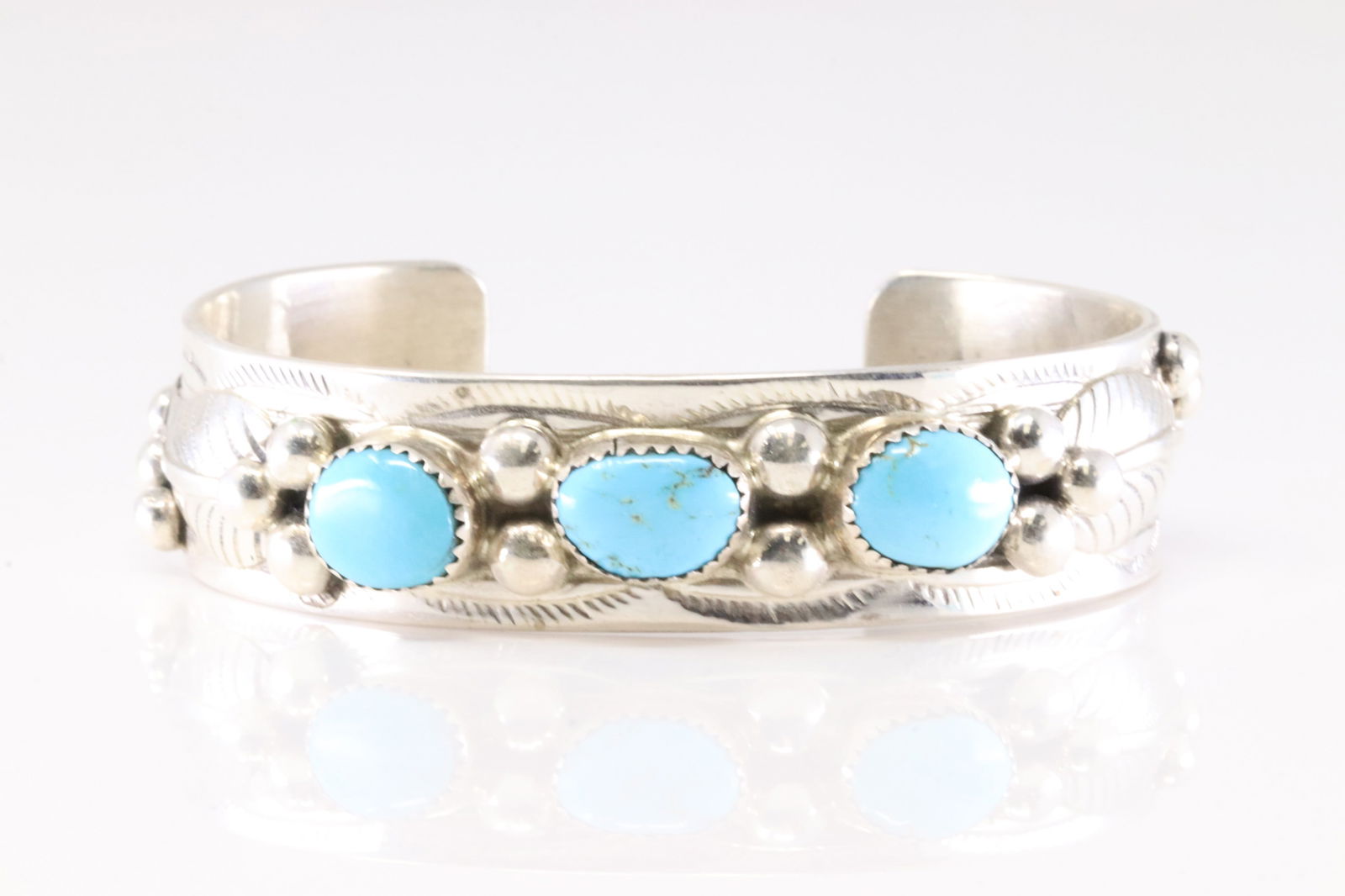 Native America Navajo Sterling Silver Kingman Turquoise Bracelet Cuff By Welbert Meyer.: This is a Native America Navajo Sterling Silver Kingman Turquoise Bracelet Cuff By Welbert Meyer. Stamp WM.