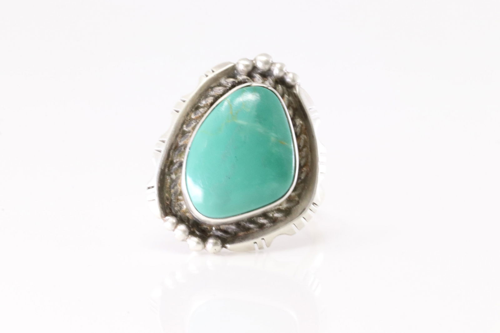 Native America Navajo Sterling Silver Turquoise Ring By LSS.: This is a Native America Navajo Sterling Silver Turquoise Ring By LSS. Stamp LSS. Ring Size: 6.00.