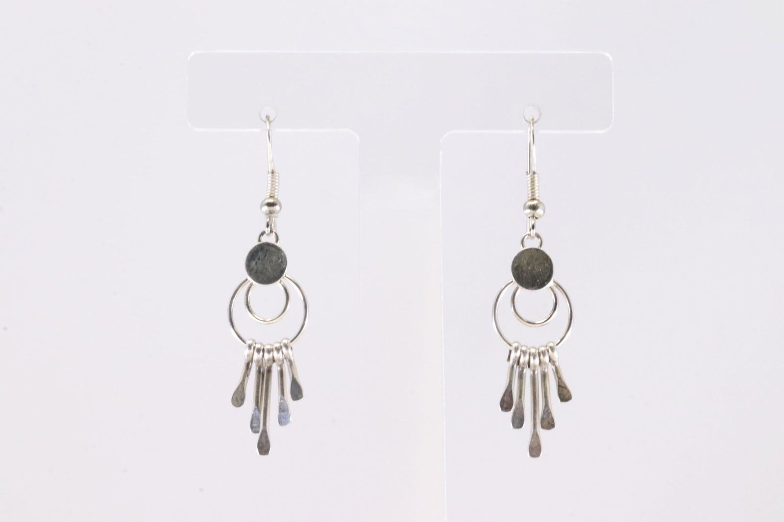 America Sterling Silver Dangling Earring's.: This is a America Sterling Silver Dangling Earring's.