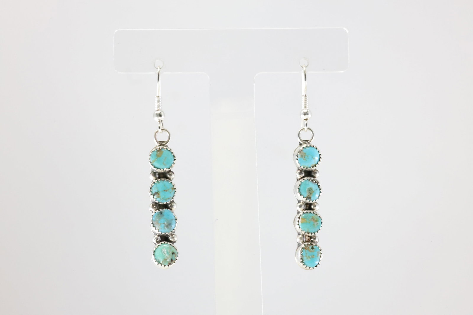 Native America Navajo Sterling Silver Kingman Turquoise Dangling Earring's By Maxine Ramirez.: This is a Native America Navajo Sterling Silver Kingman Turquoise Dangling Earring's By Maxine Ramirez. Stamp MR.