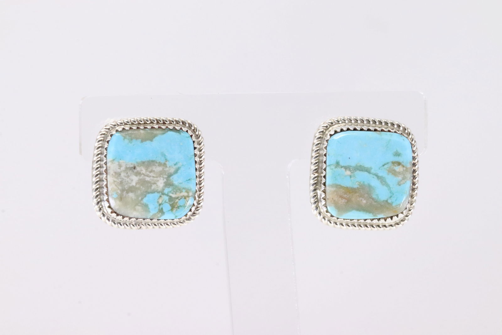 Native America Navajo Sterling Silver Kingman Turquoise Post Earring's By Larry Etcitty.: This is a Native America Navajo Sterling Silver Kingman Turquoise Post Earring's By Larry Etcitty. Stamp L. Etcitty.