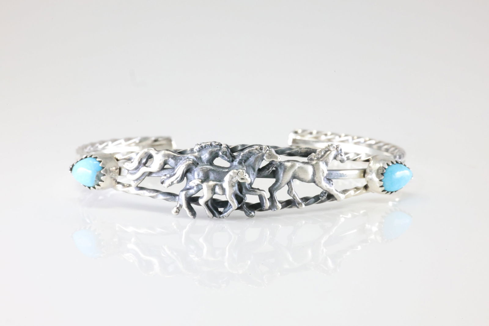 America Sterling Silver Turquoise Horse Bracelet Cuff.: This is a America Sterling Silver Turquoise Horse Bracelet Cuff.