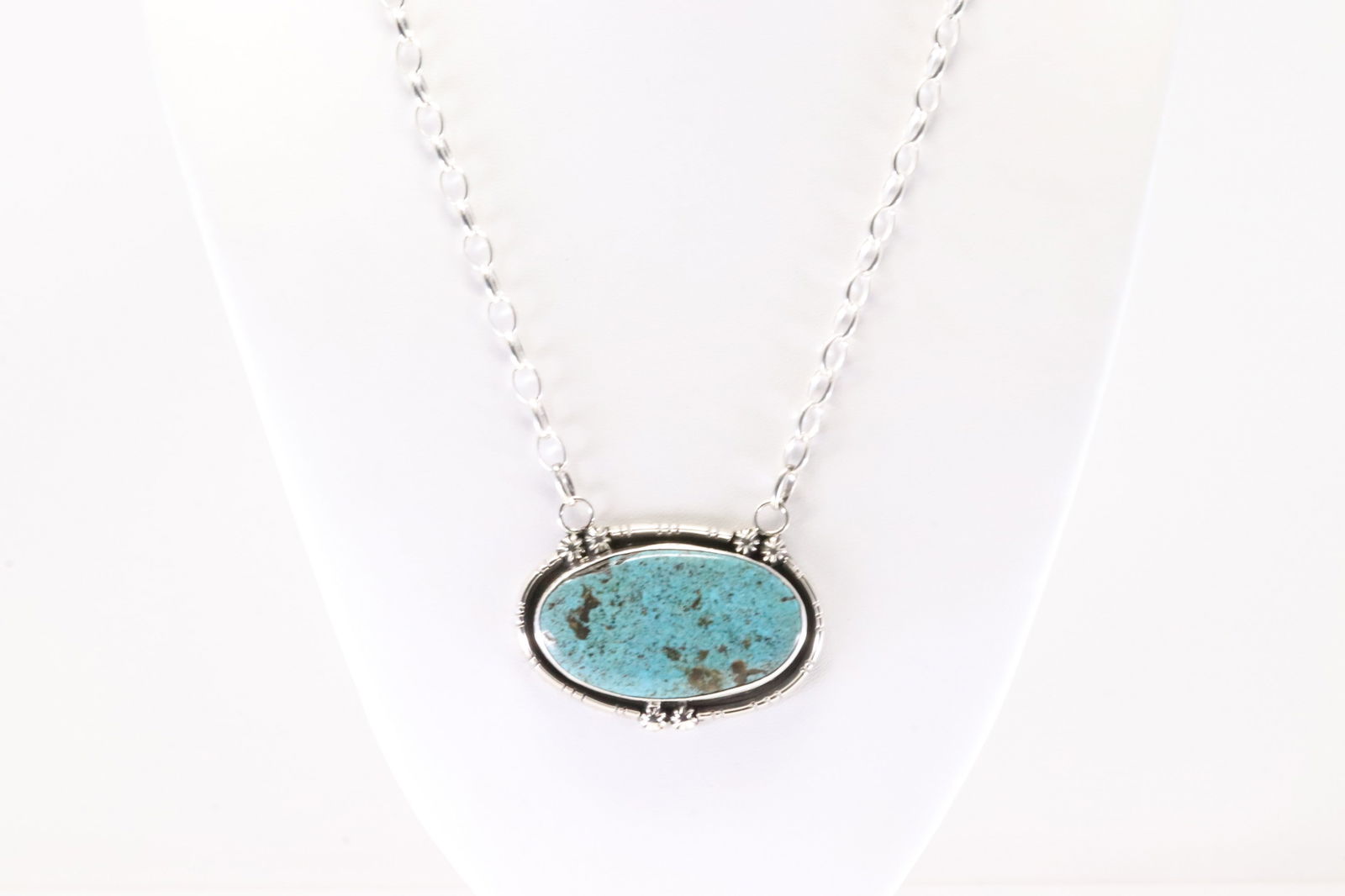 Native America Navajo Sterling Silver Turquoise Necklace By Cripple Creek.: This is a Native America Navajo Sterling Silver Turquoise Necklace By Cripple Creek. Stamp LRED. Necklace Length: 18.00.