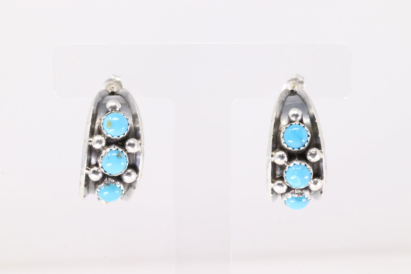 Native America Navajo Sterling Silver Kingman Turquoise Hoop Earring's By Reed Charley.: This is a Native America Navajo Sterling Silver Kingman Turquoise Hoop Earring's By Reed Charley.