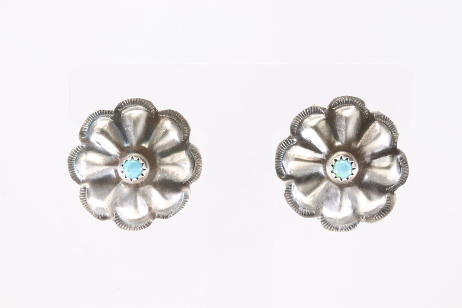 Native America Navajo Sterling Silver Conch Turquoise Post Earring's By Ryan Begay.: This isn a Native America Navajo Sterling Silver Conch Turquoise Post Earring's By Ryan Begay. Stamp B.