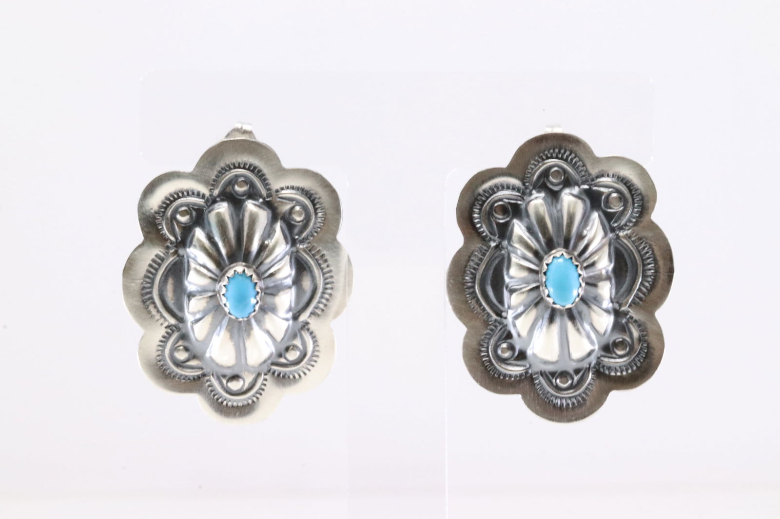 America Sterling Silver Conch Turquoise Post Earring's.: This is a America Sterling Silver Conch Turquoise Post Earring's.