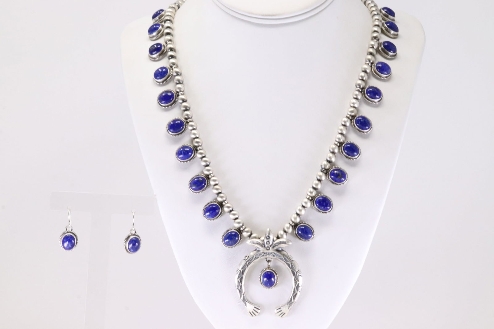 Native America Navajo Sterling Silver Lapiz Necklace & Earring's Set By T.: This is a Native America Navajo Sterling Silver Lapiz Necklace & Earring's Set By T. Stamp T. Neckalce Length: 26.00.