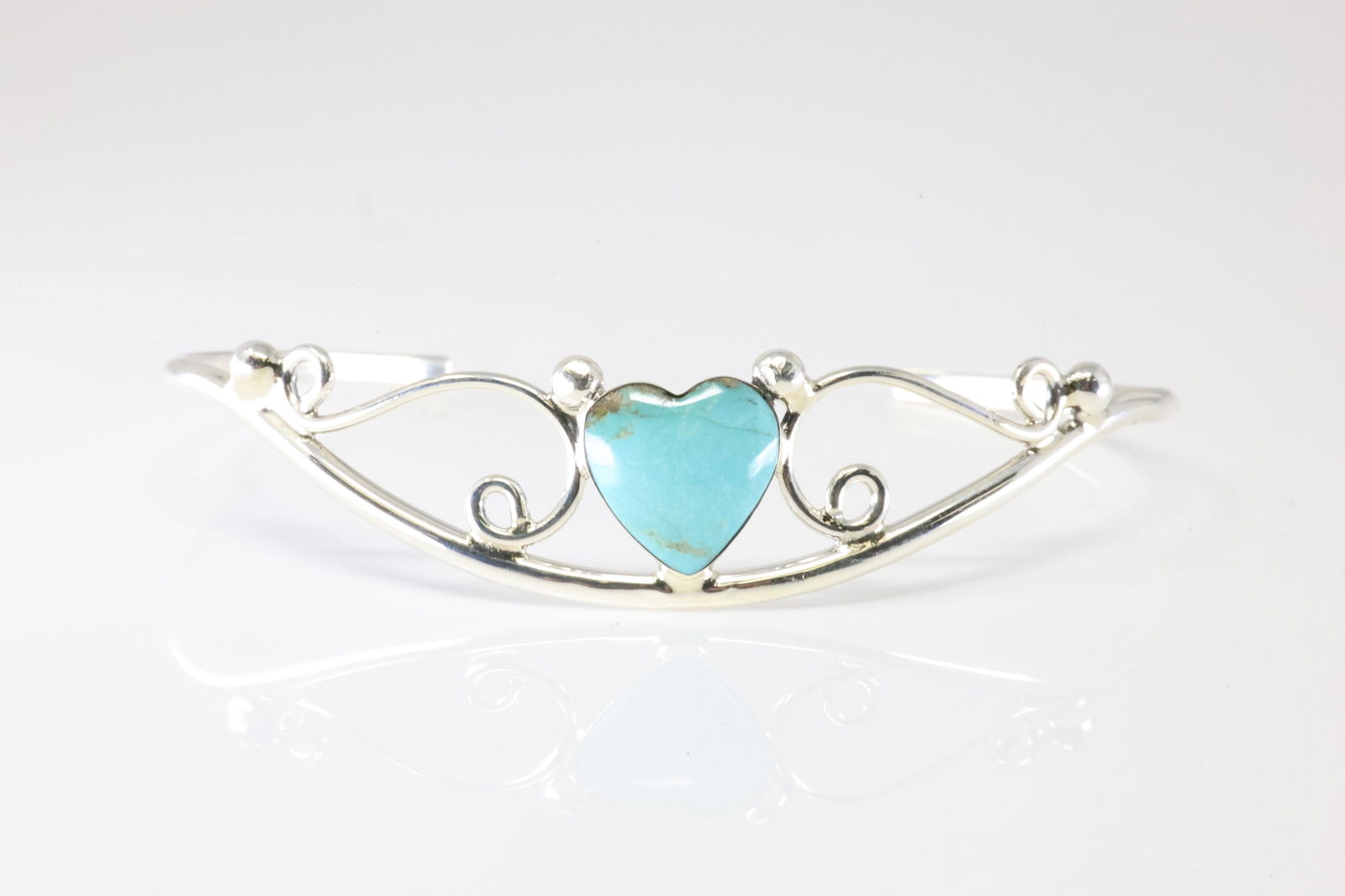 America Sterling Silver Turquoise Heart Bracelet Cuff.: This is a America Sterling Silver Turquoise Heart Bracelet Cuff.