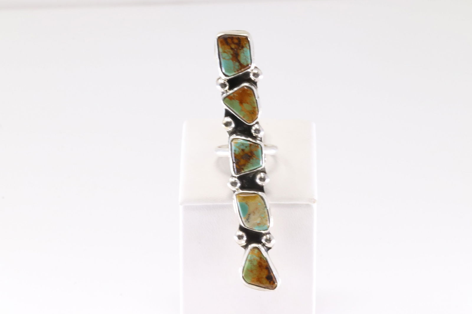 Native America Zuni Sterling Silver Turquoise Ring By Jude Candelaria.: This is a Native America Zuni Sterling Silver Turquoise Ring By Jude Candelaria. Stamp Jude Candelaria. Ring Size: 6.00.