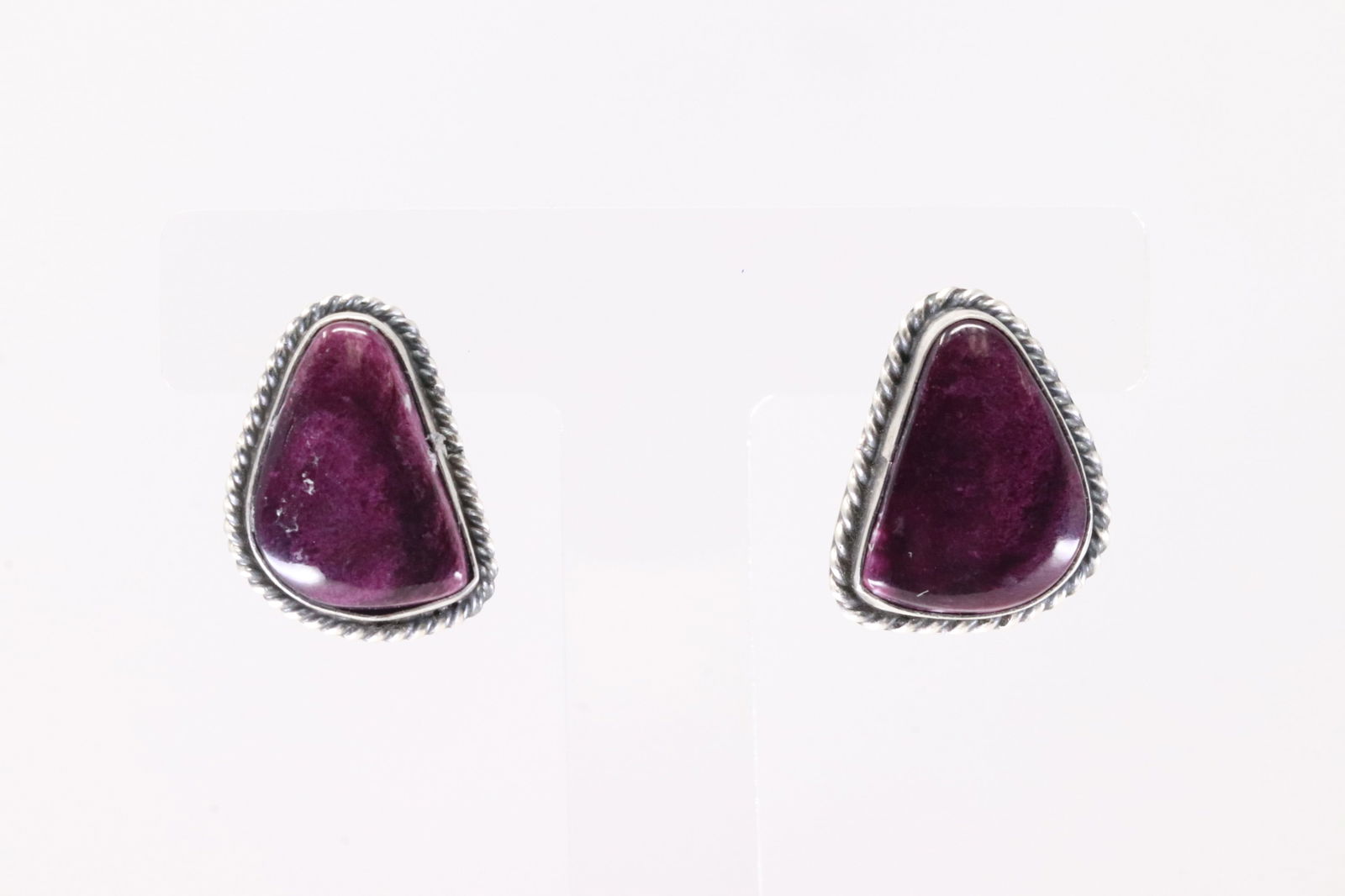 Native America Navajo Sterling Silver Purple Spiny Oyster Post Earring's By Judith Dixon.: This is a Native America Navajo Sterling Silver Purple Spiny Oyster Post Earring's By Judith Dixon.
