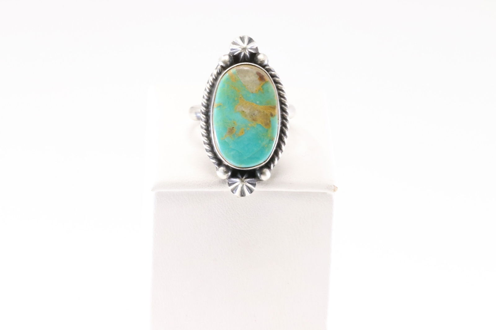 Native America Navajo Sterling Silver Turquoise Ring By Dixon.: This is a Native America Navajo Sterling Silver Turquoise Ring By Dixon. Stamp Dixon. Ring Size: 9.00.