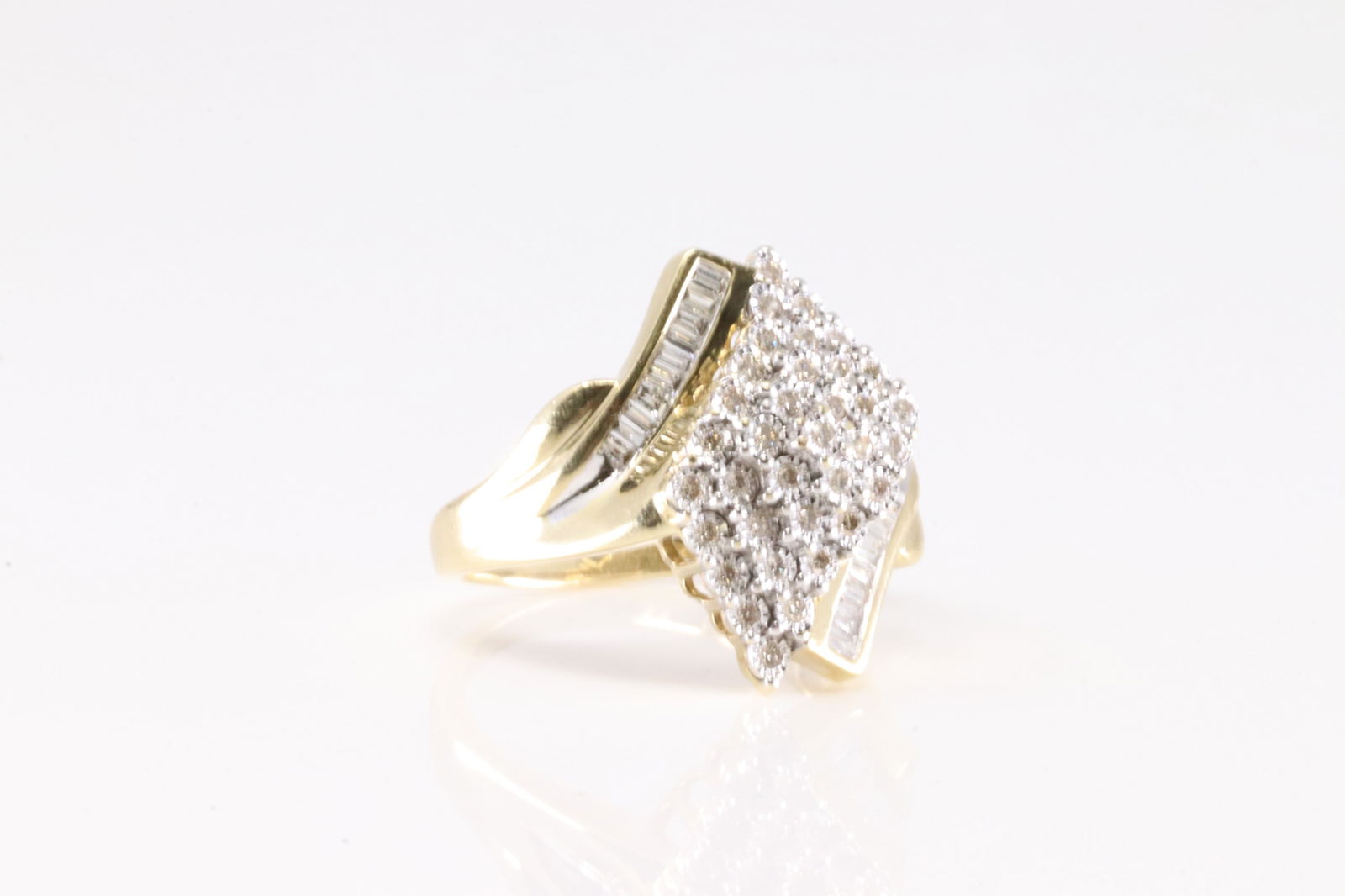Diamond Ring 10Kt. - 2