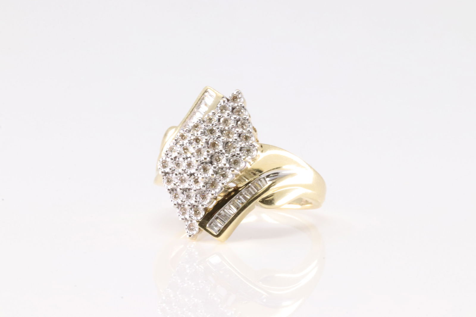 Diamond Ring 10Kt. - 3