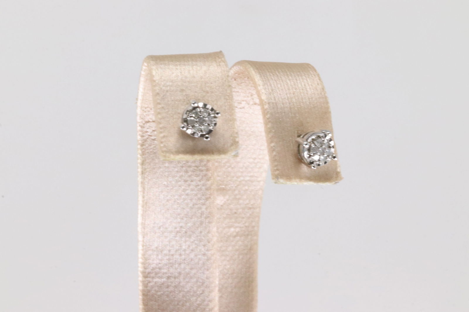 Diamond Stud Earring 10Kt. - 3