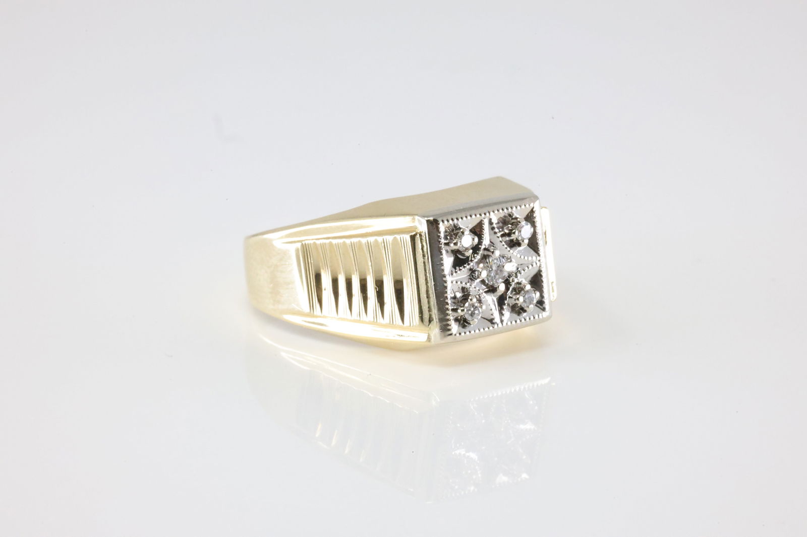 Diamond Ring 14Kt. - 2