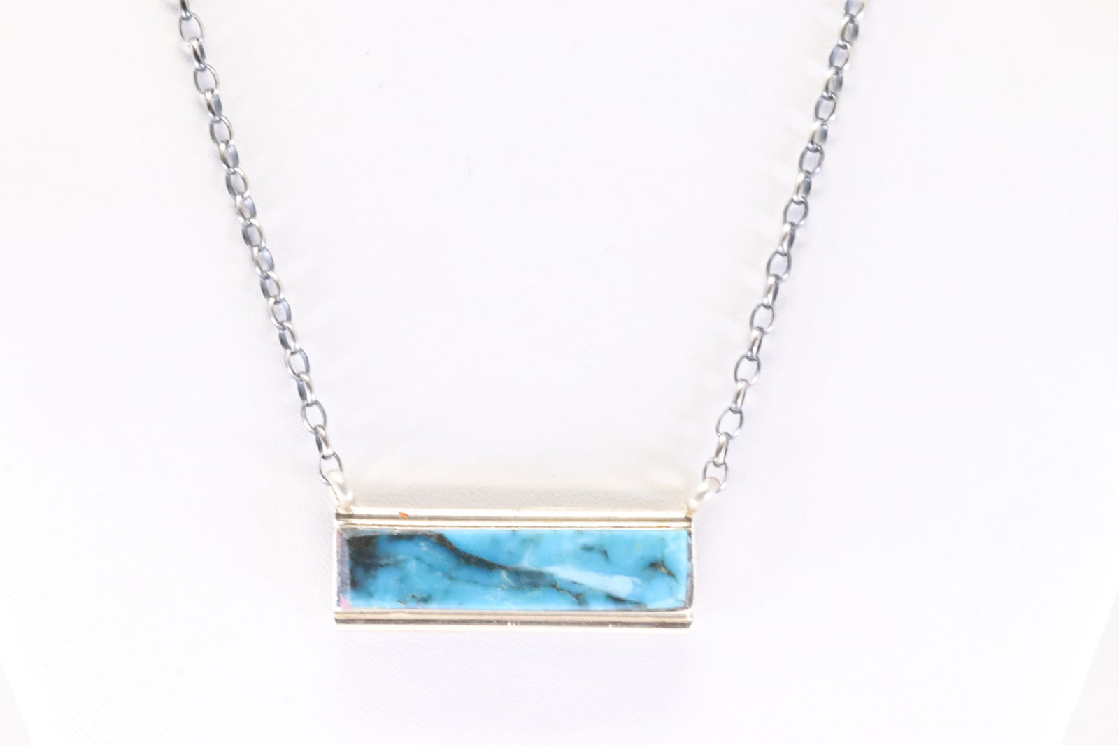 Native America Navajo Sterling Silver Kingman Turquoise Necklace By Steve Francisco.: This is a Native America Navajo Sterling Silver Kingman Turquoise Necklace By Steve Francisco. Stamp SF. Necklace Length: 18.00.