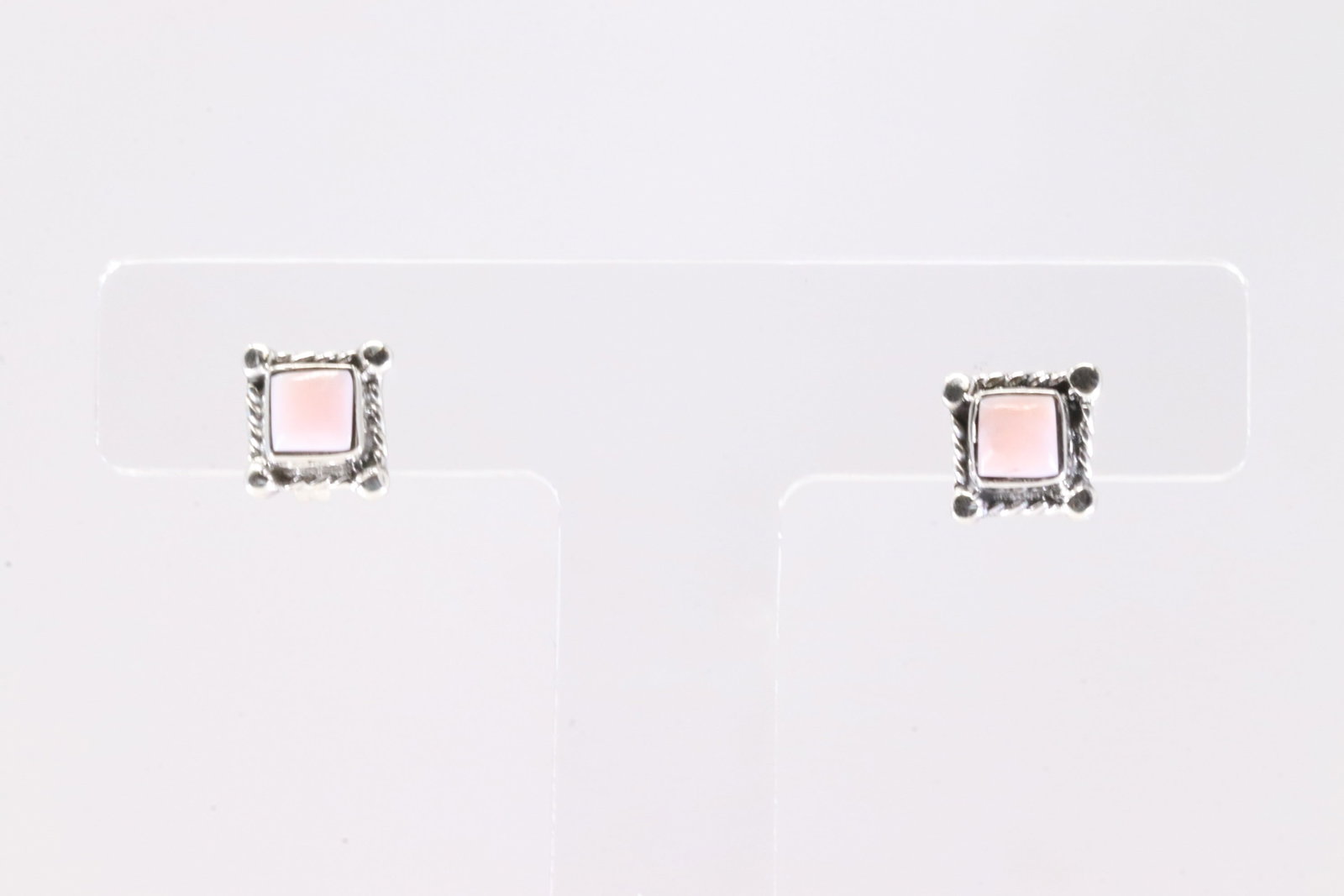 America Sterling Silver Pink Conch Shell Post Earring's.: This is a America Sterling Silver Pink Conch Shell Post Earring's.