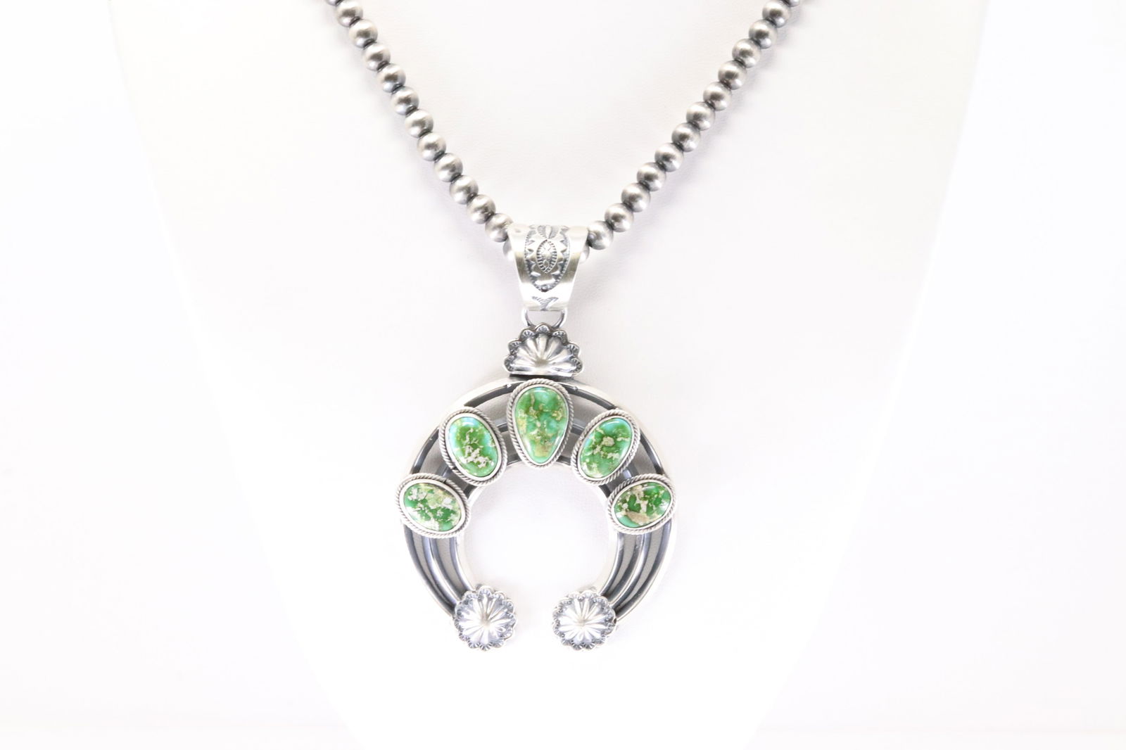 America Sterling Silver Sonora Gold Turquoise Pendant With Machine Made Stearling Silver Pearl: This is a America Sterling Silver Sonora Gold Turquoise Pendant With Machine Made Stearling Silver Pearl Beaded Necklace. Necklace Length: 18.00.