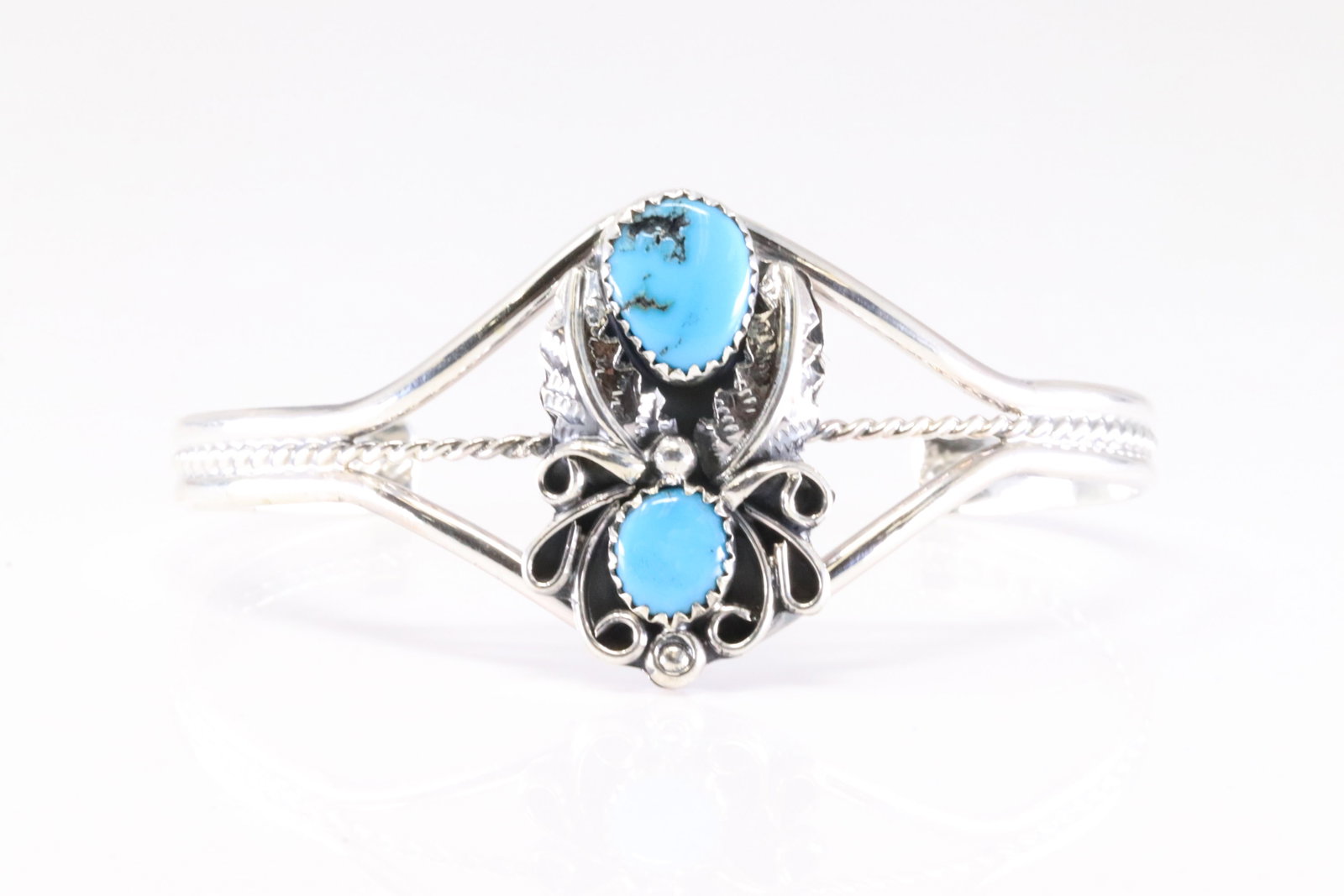 Native America Navajo Sterling Silver Turquoise Bracelet Cuff By Harry B.Yazzie.: This is a Native America Navajo Sterling Silver Turquoise Bracelet Cuff By Harry B.Yazzie. Satmp H.B.Y.