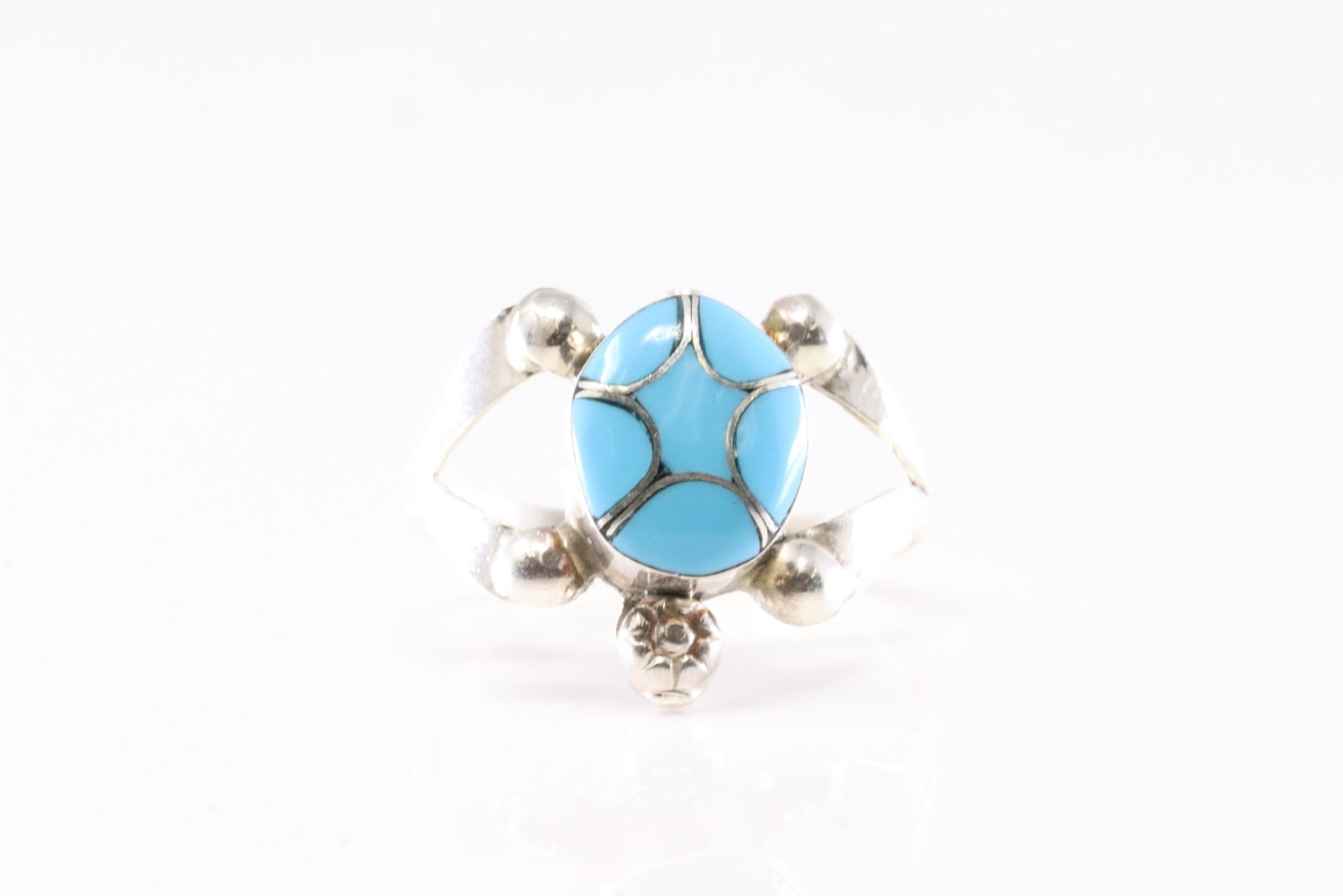 America Sterling Silver Turquoise Inlay Turtle Ring.: This is a America Sterling Silver Turquoise Inlay Turtle Ring. Ring Size: 7.50.