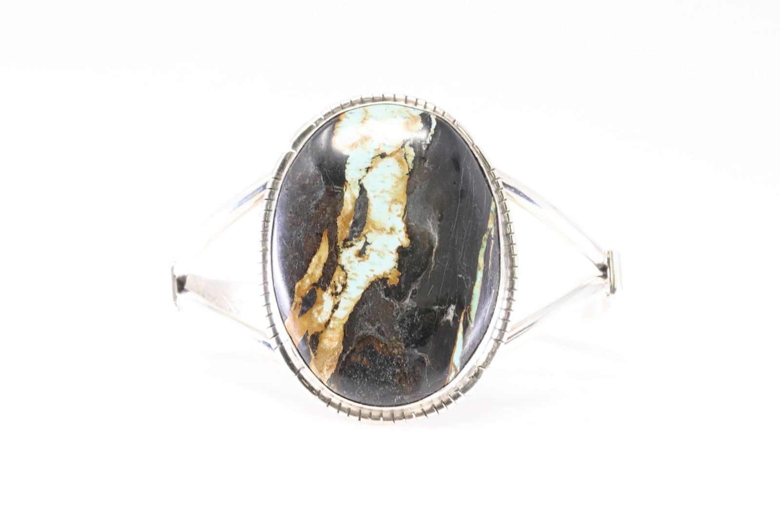 Native America Navajo Sterling Silver Black Onyx & Turquoise Bracelet Cuff By SE.: This is a Native America Navajo Sterling Silver Black Onyx & Turquoise Bracelet Cuff By SE. Stamp SE.